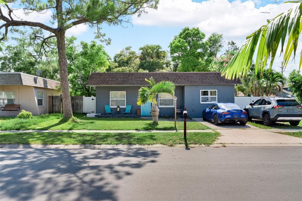 12316 ELDON DRIVE LARGO, FL 33774