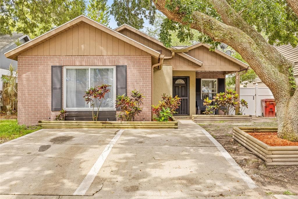 4613 SUMMERWIND COURT PLANT CITY, FL 33566