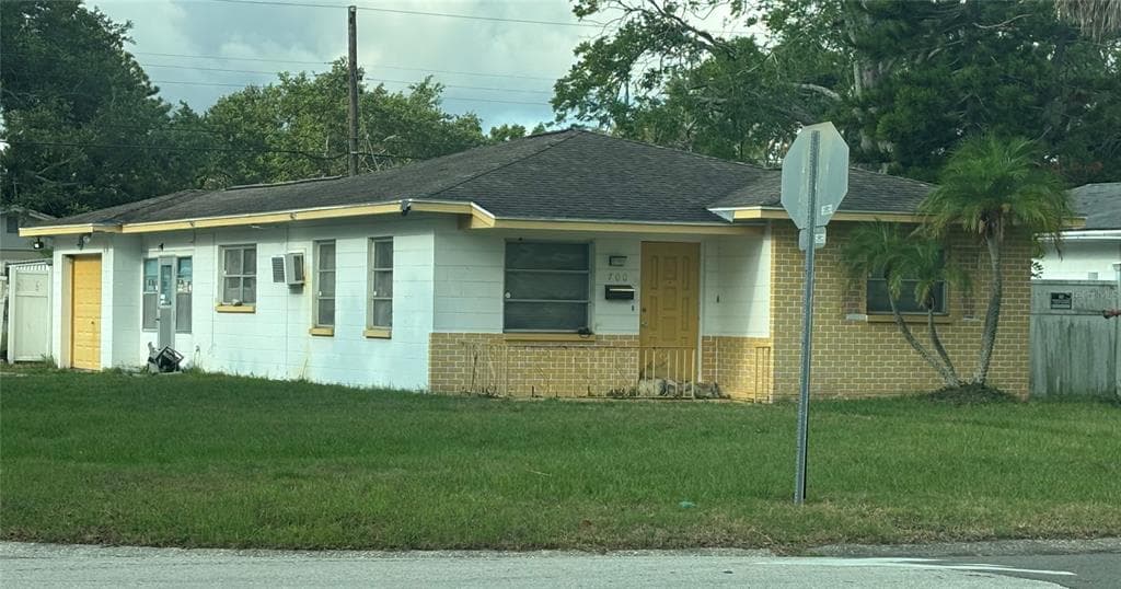 700 74TH AVENUE N ST PETERSBURG, FL 33702