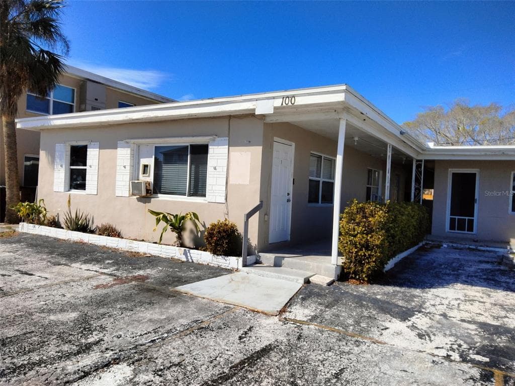 100 144TH AVENUE MADEIRA BEACH, FL 33708