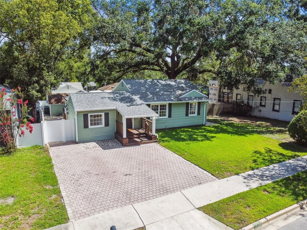 1208 E CRENSHAW STREET TAMPA, FL 33604