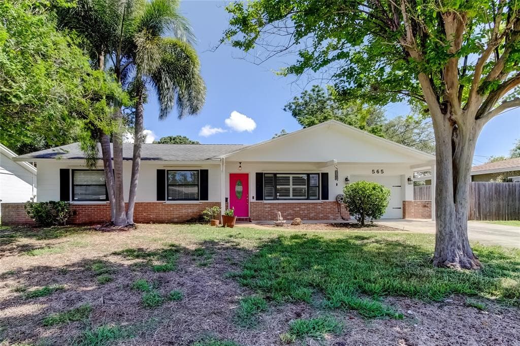 565 55TH AVENUE NE ST PETERSBURG, FL 33703