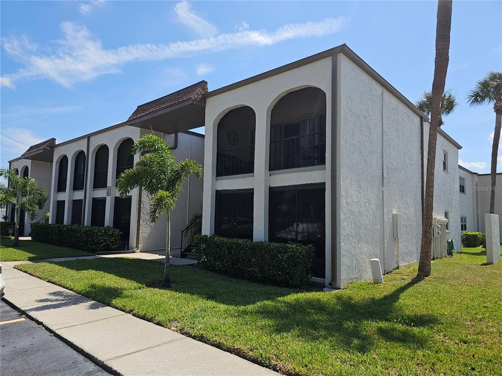 7701 STARKEY ROAD UNIT 708 SEMINOLE, FL 33777
