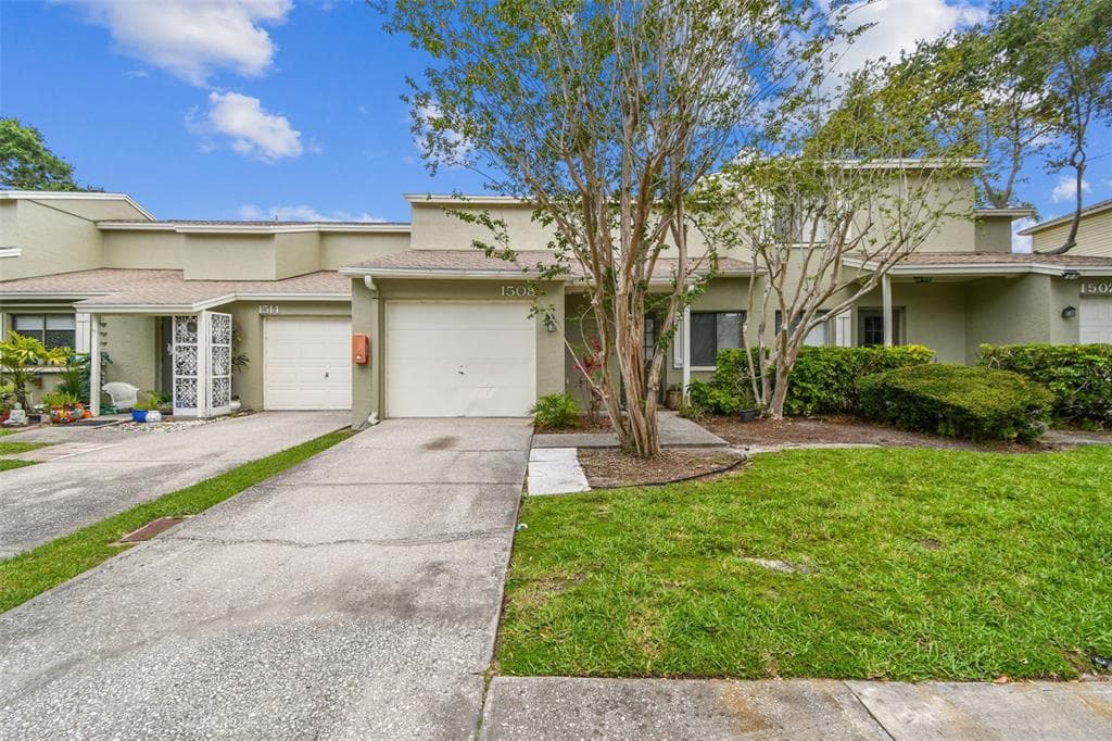 1508 ADAMS CIRCLE E LARGO, FL 33771