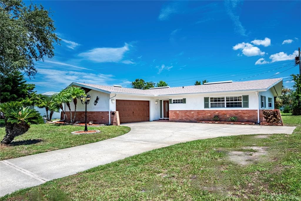 13883 JAMAICA DRIVE SEMINOLE, FL 33776