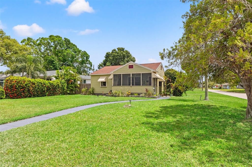 506 39TH AVENUE NE ST PETERSBURG, FL 33703