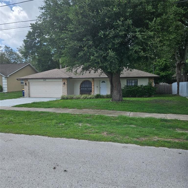 204 MADISON STREET MINNEOLA, FL 34715