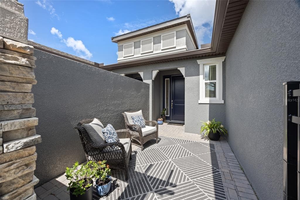 288 VILLA CORTE DRIVE LUTZ, FL 33549