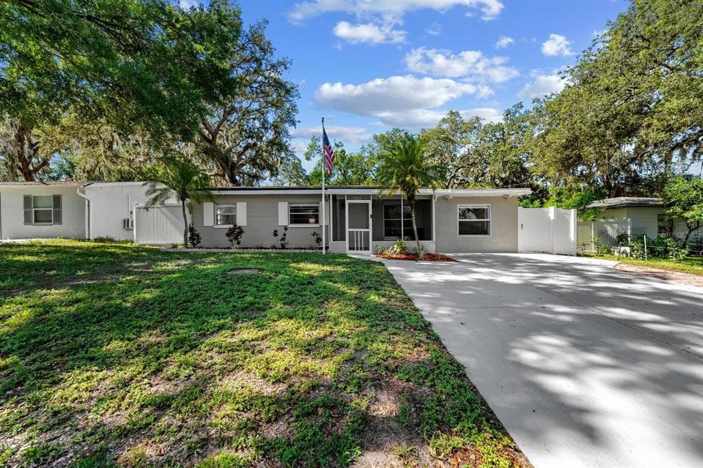 7003 YULE LANE TAMPA, FL 33637