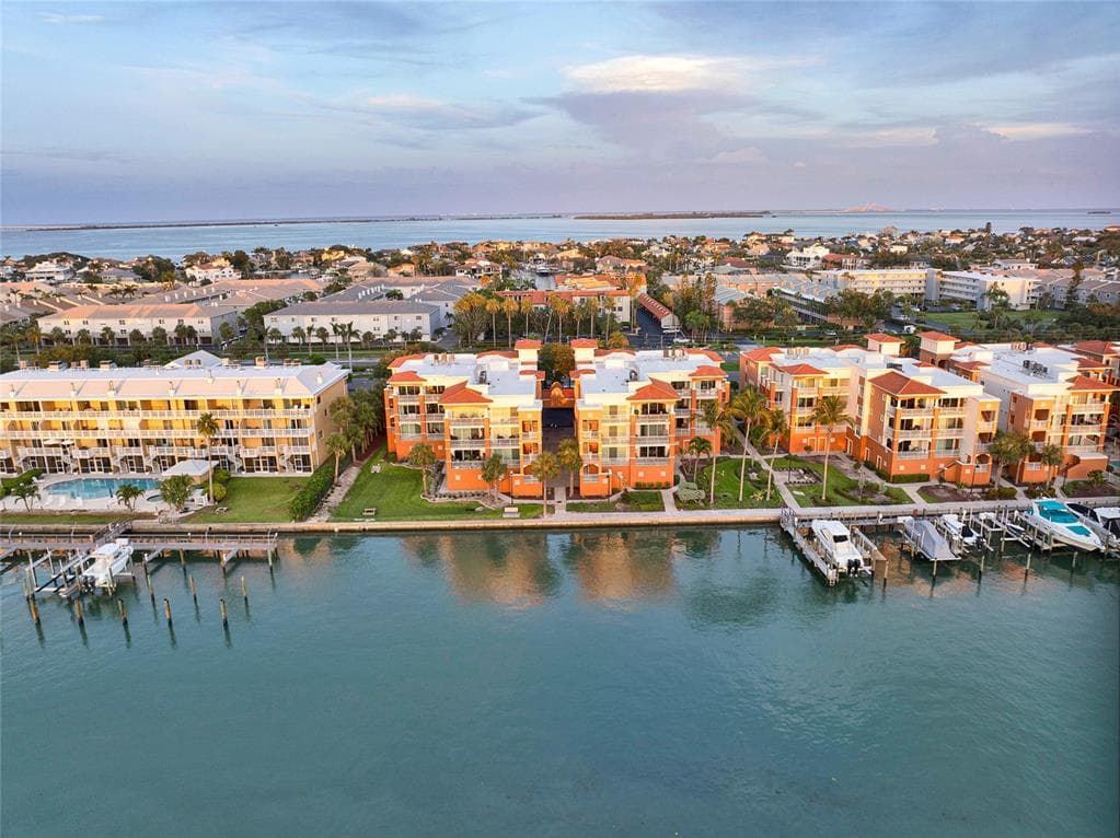 610 PINELLAS BAYWAY S UNIT 5202 TIERRA VERDE, FL 33715