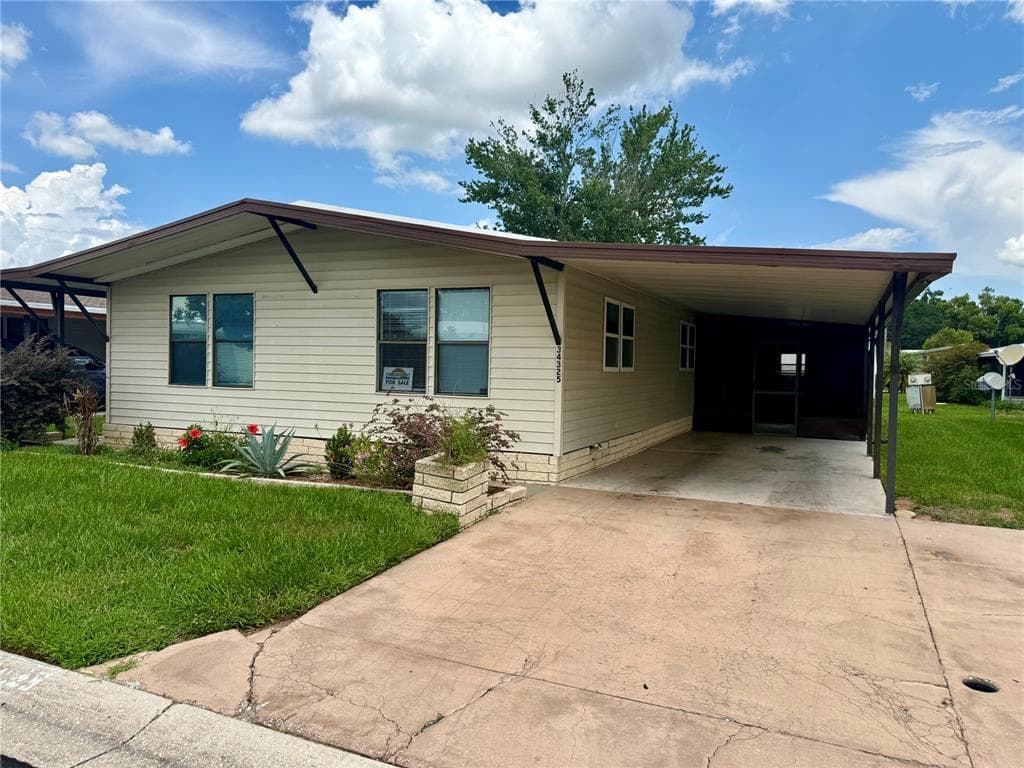 34325 COUNTRY BREEZE AVENUE WESLEY CHAPEL, FL 33543
