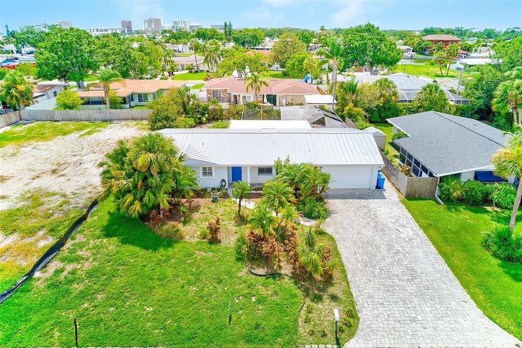 3928 E EDEN ROC CIRCLE TAMPA, FL 33634