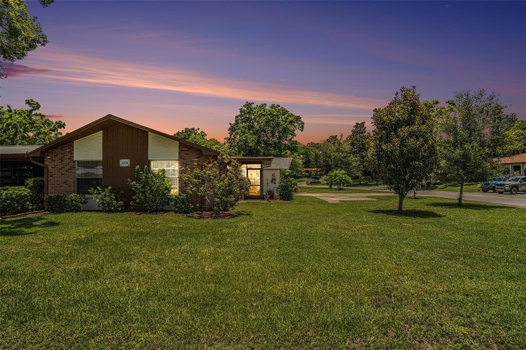 2270 SPRUCE LANE UNIT B PALM HARBOR, FL 34684
