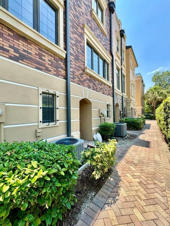2237 SOHO BAY COURT TAMPA, FL 33606