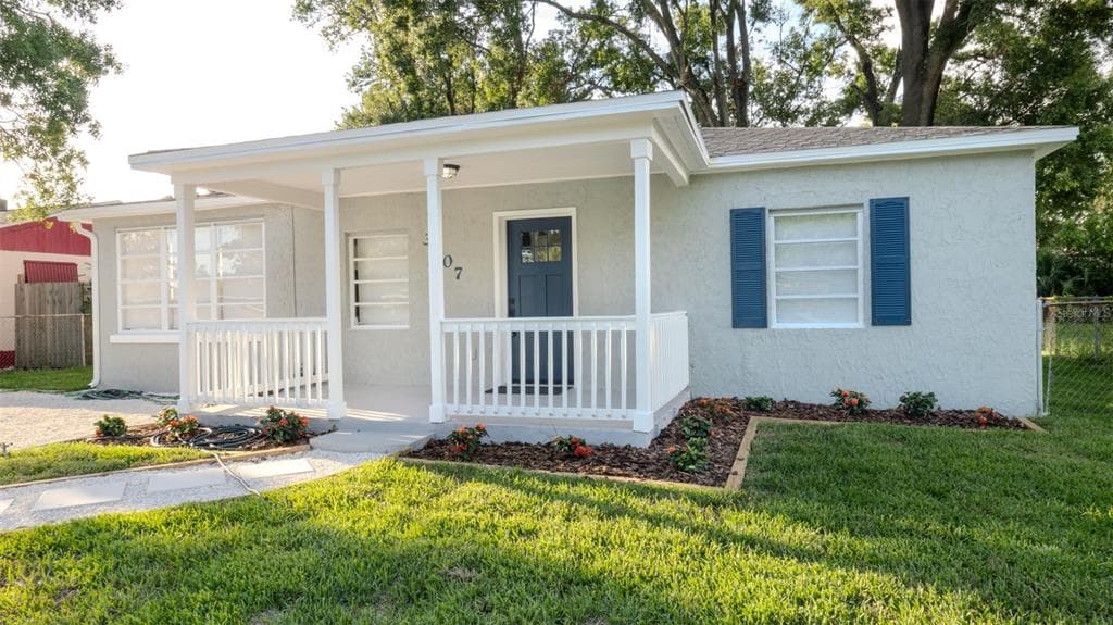 3907 W WALNUT STREET TAMPA, FL 33607