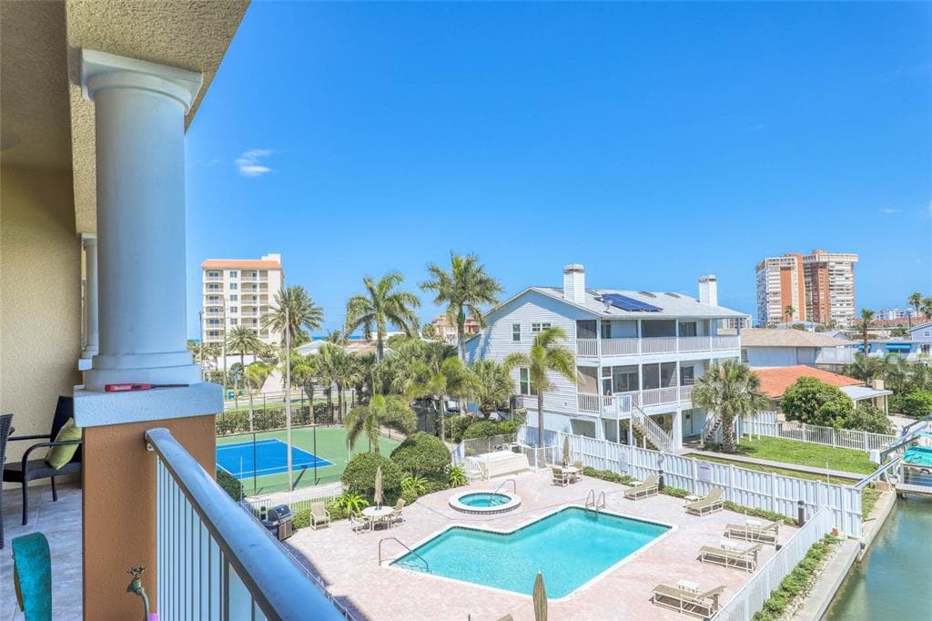 17715 GULF BOULEVARD UNIT 303 REDINGTON SHORES, FL 33708
