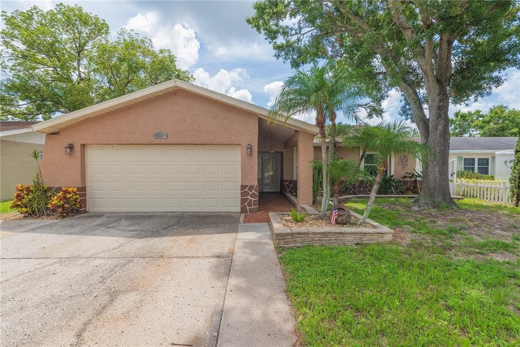 516 7TH STREET SE LARGO, FL 33771