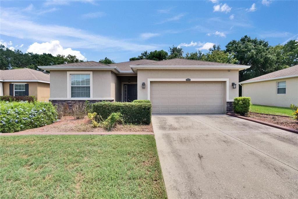 2823 HOLLY BLUFF COURT PLANT CITY, FL 33566