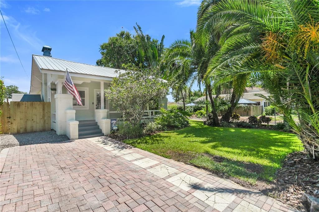 3220 W SAN PEDRO STREET TAMPA, FL 33629