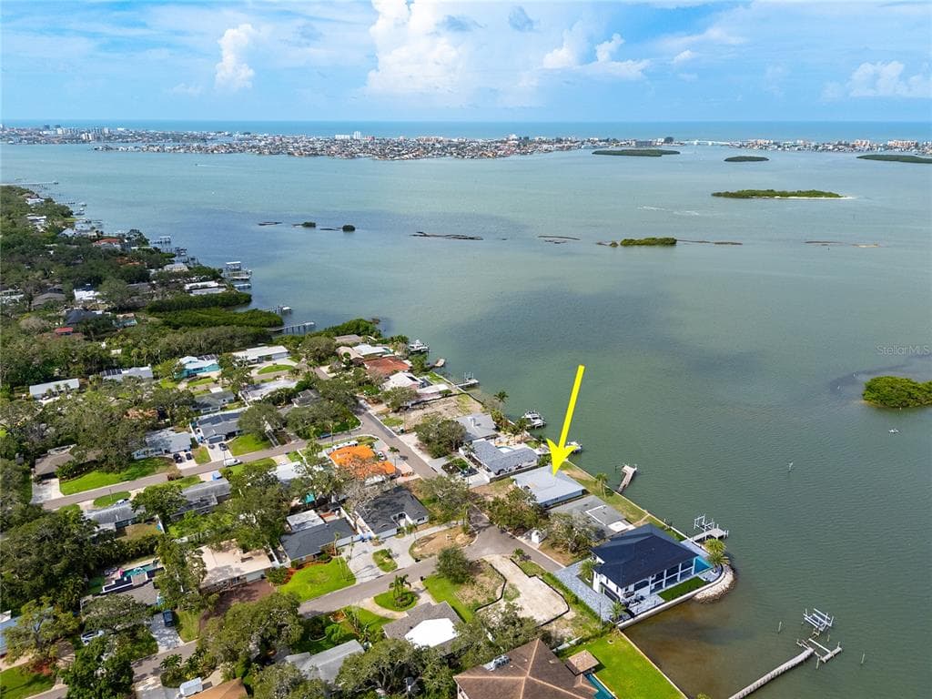 3290 SUNSET DRIVE N ST PETERSBURG, FL 33710
