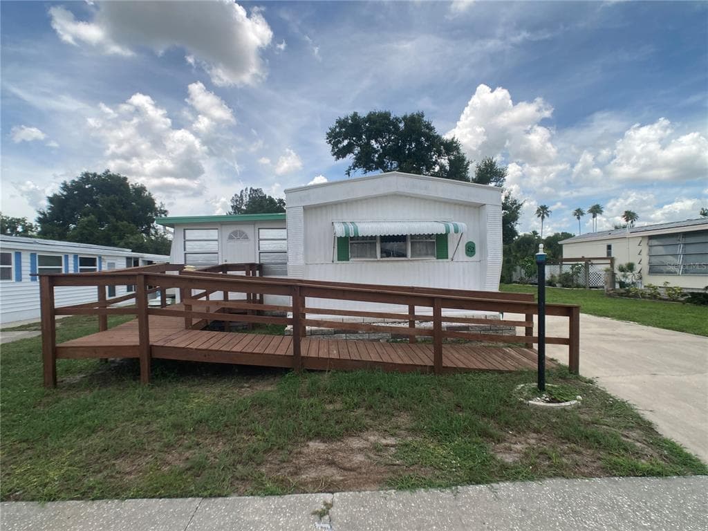1710 7TH STREET SW UNIT 82 RUSKIN, FL 33570