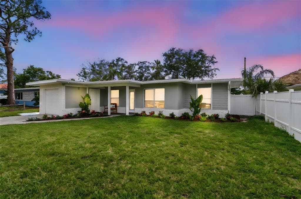 2452 BAYSHORE BOULEVARD DUNEDIN, FL 34698