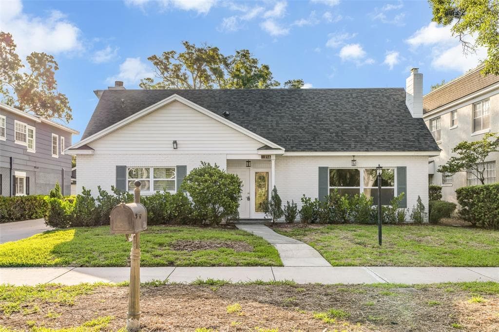 216 S SHORE CREST DRIVE TAMPA, FL 33609