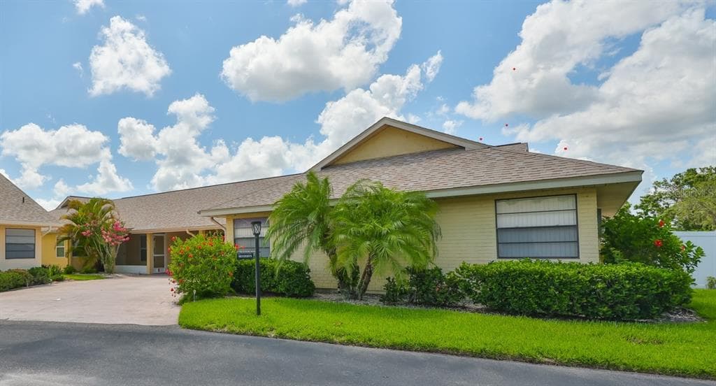 1717 ATRIUM DRIVE SUN CITY CENTER, FL 33573