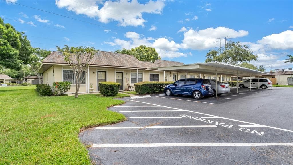 706 GREEN VALLEY ROAD UNIT E3 PALM HARBOR, FL 34683