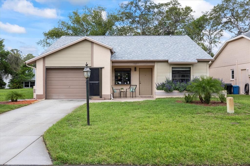 11621 PEAR TREE DRIVE NEW PORT RICHEY, FL 34654