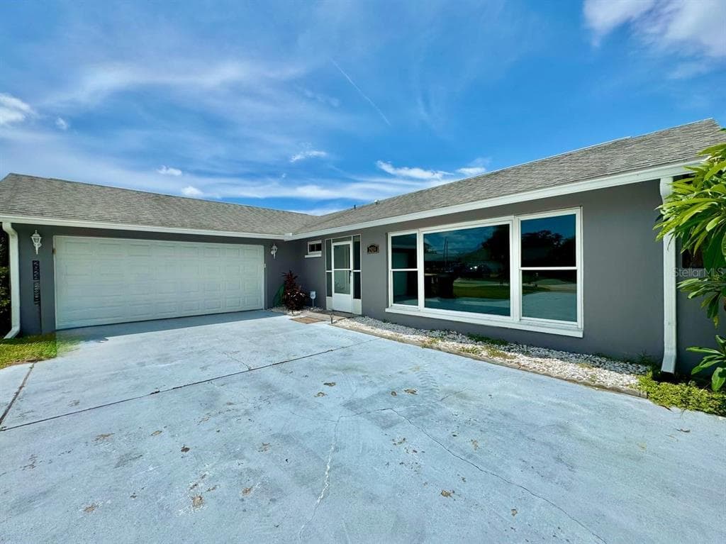 2924 CATHERINE DRIVE CLEARWATER, FL 33759