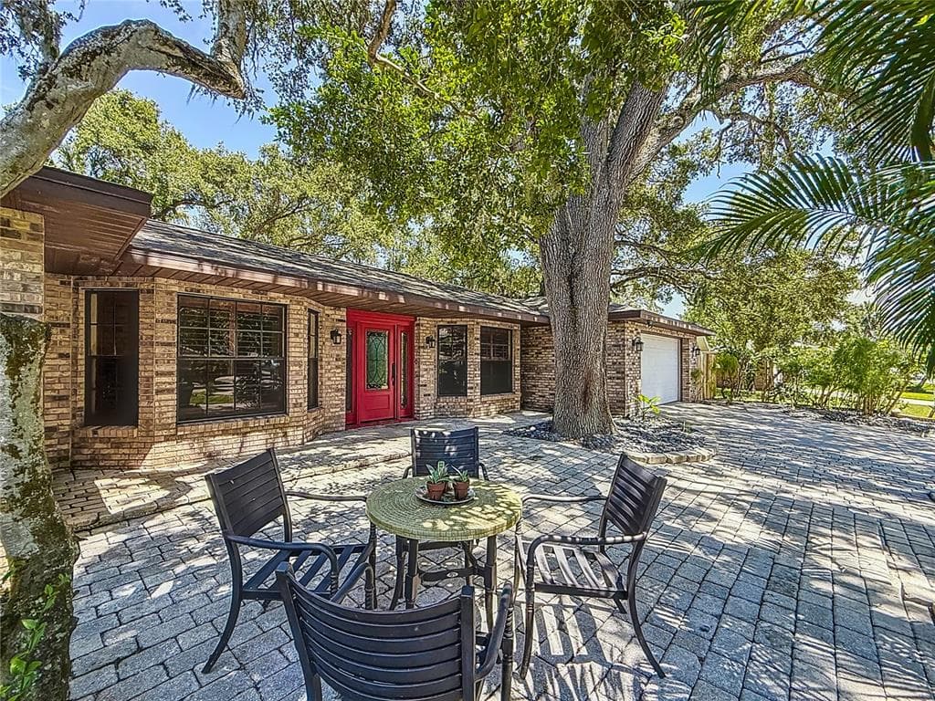 2439 MADRID AVENUE SAFETY HARBOR, FL 34695