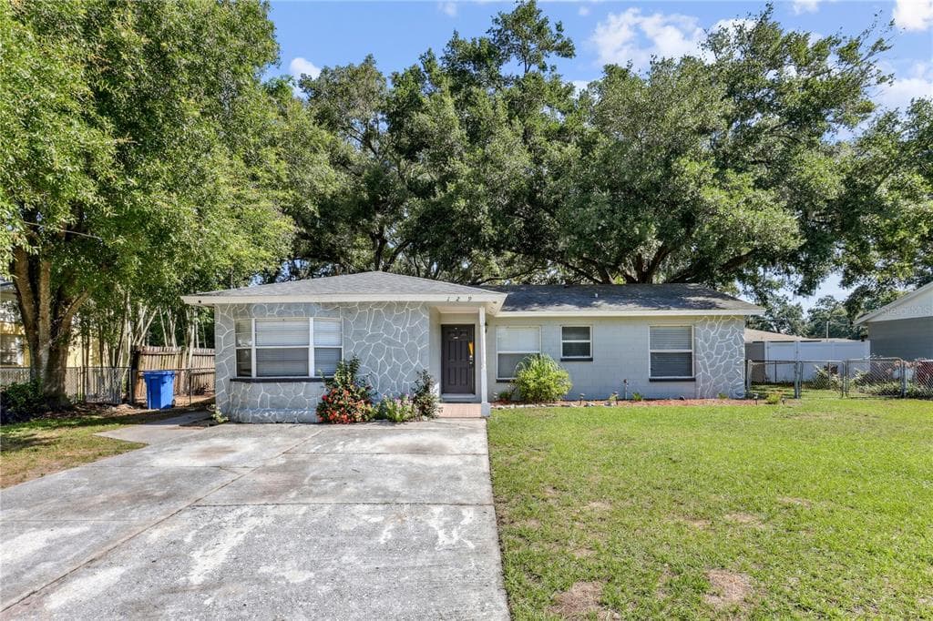 129 MAGNOLIA AVENUE SEFFNER, FL 33584