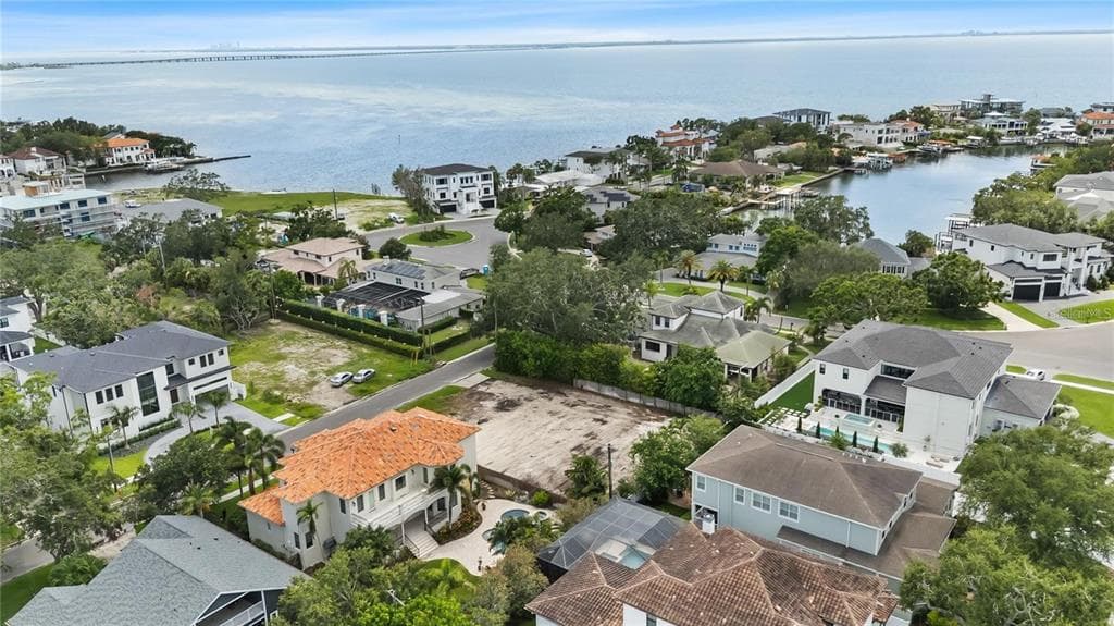 5029 W DICKENS AVENUE TAMPA, FL 33629