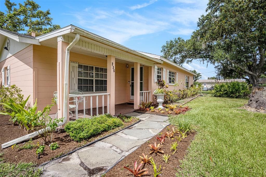 235 OLD WELCOME ROAD LITHIA, FL 33547
