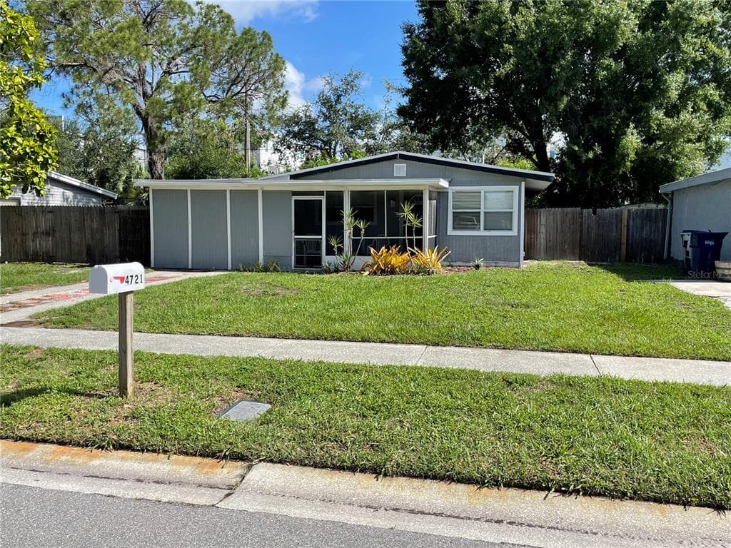 4721 W WALLACE AVENUE TAMPA, FL 33611
