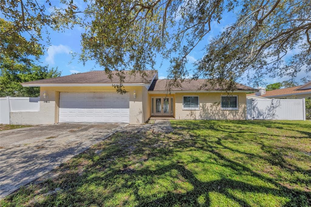 9455 LAURA ANNE DRIVE SEMINOLE, FL 33776