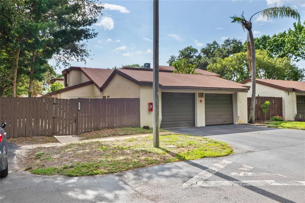 2095 SUNSET POINT ROAD UNIT 2201 CLEARWATER, FL 33765