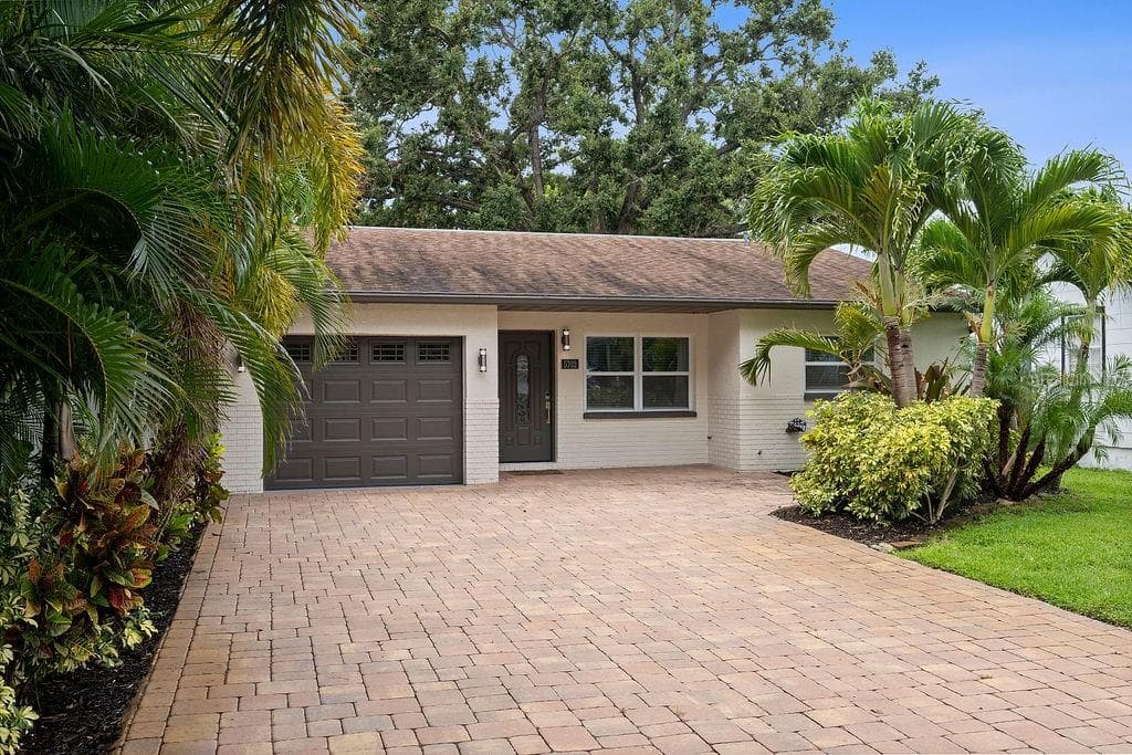5702 TANGERINE AVENUE S GULFPORT, FL 33707