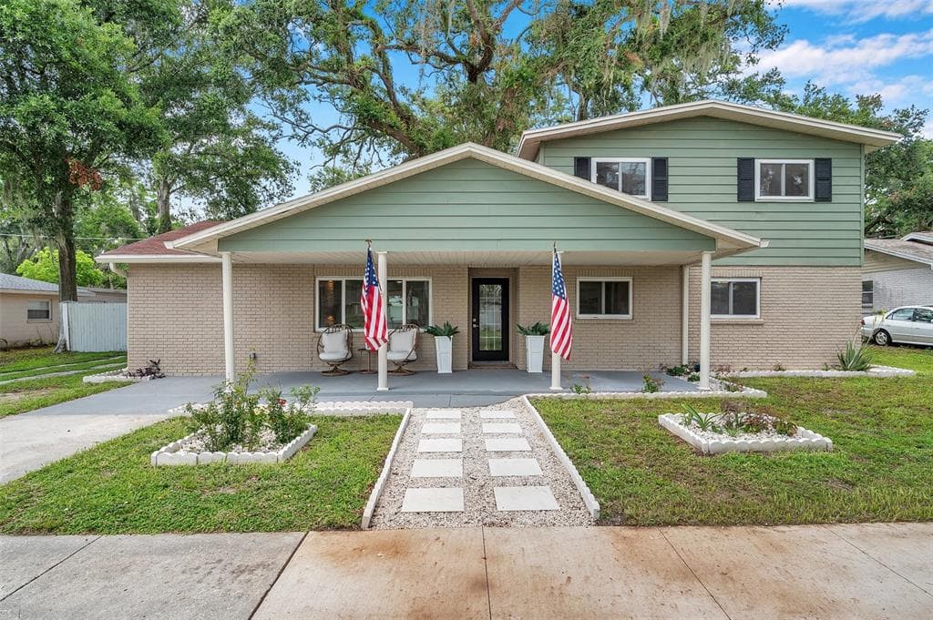 205 W WHEELER ROAD SEFFNER, FL 33584