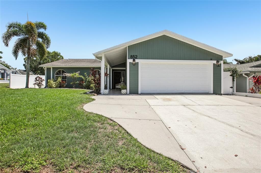 852 CRYSTAL DRIVE PALM HARBOR, FL 34683