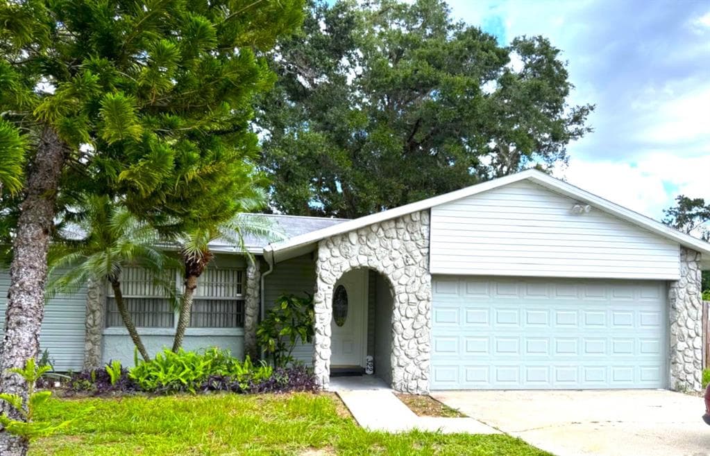322 BLACK OAK COURT SEFFNER, FL 33584