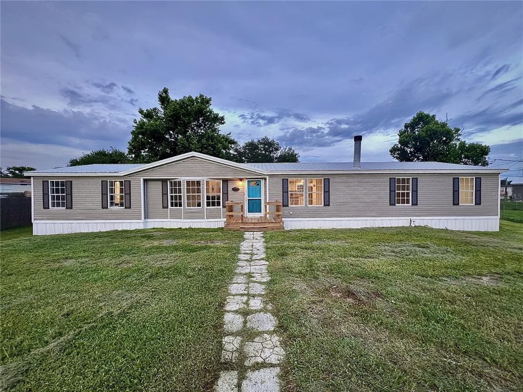 5790 CHERRY TREE DRIVE LAKELAND, FL 33811