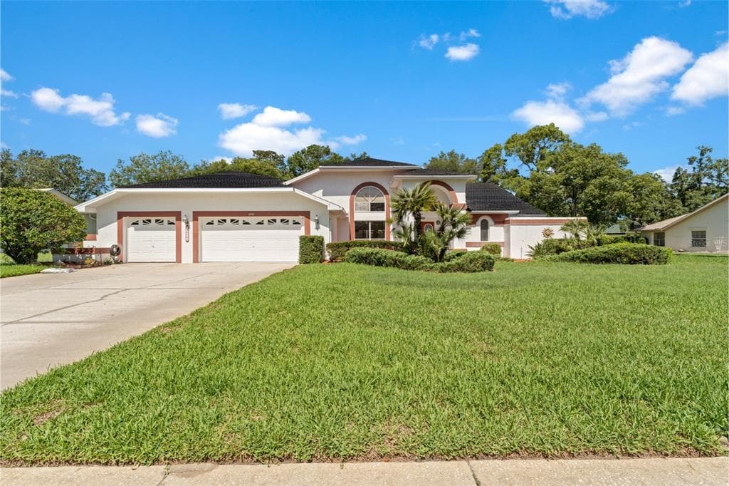 18561 WINDING OAKS BOULEVARD HUDSON, FL 34667