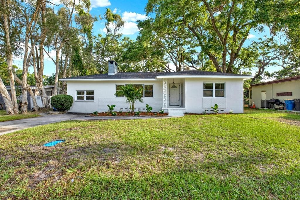 1352 PARKWOOD STREET CLEARWATER, FL 33755