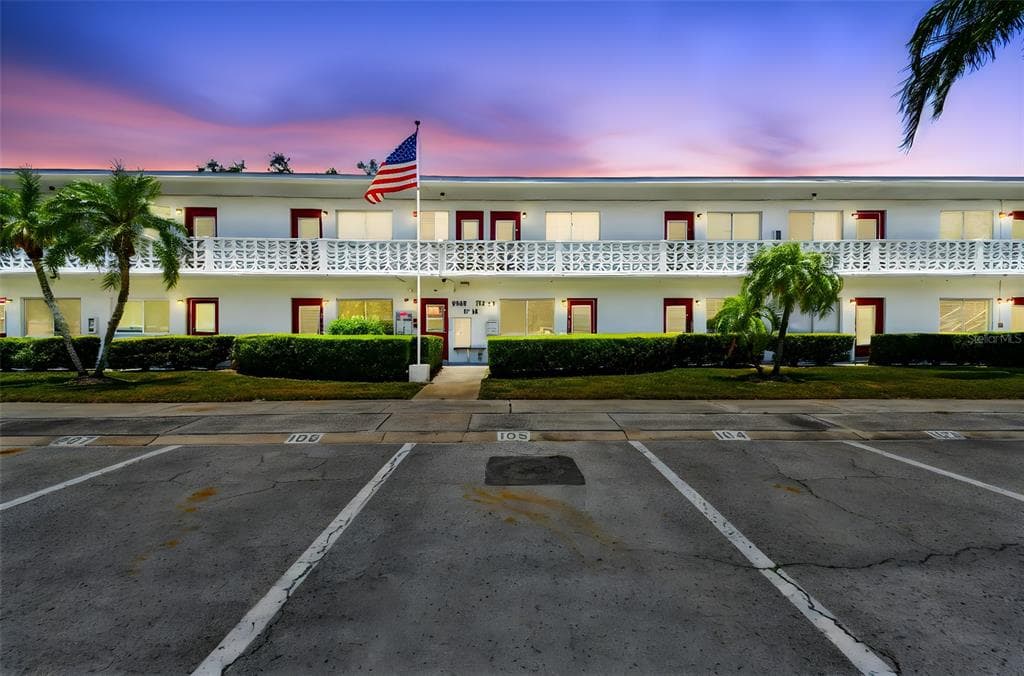 8220 112TH STREET UNIT 105 SEMINOLE, FL 33772