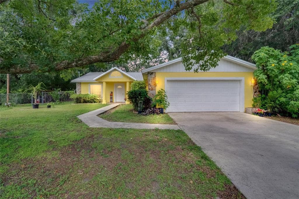 1110 MERCER LOOP PLANT CITY, FL 33567