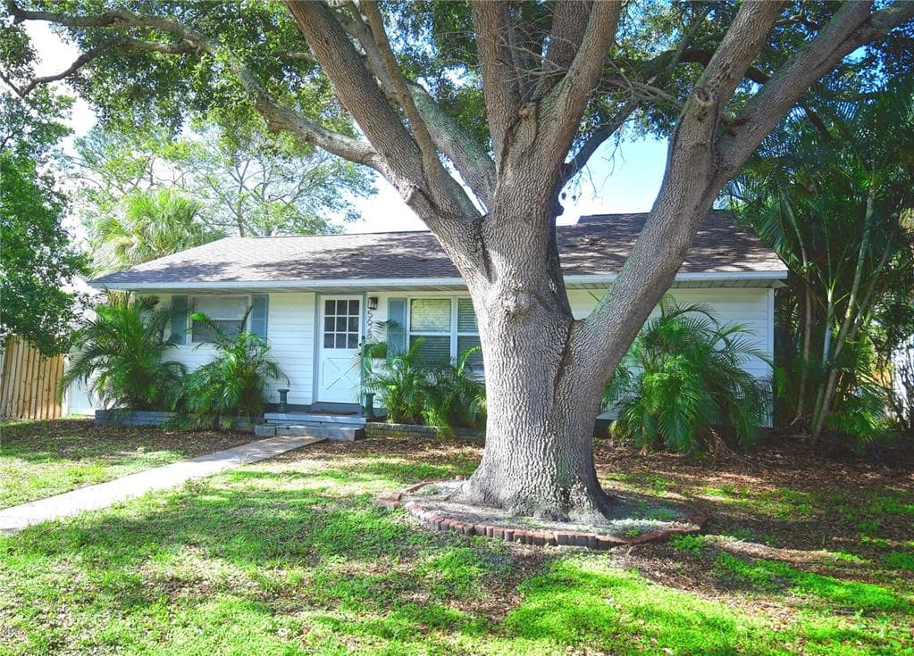 5628 2ND AVENUE N ST PETERSBURG, FL 33710