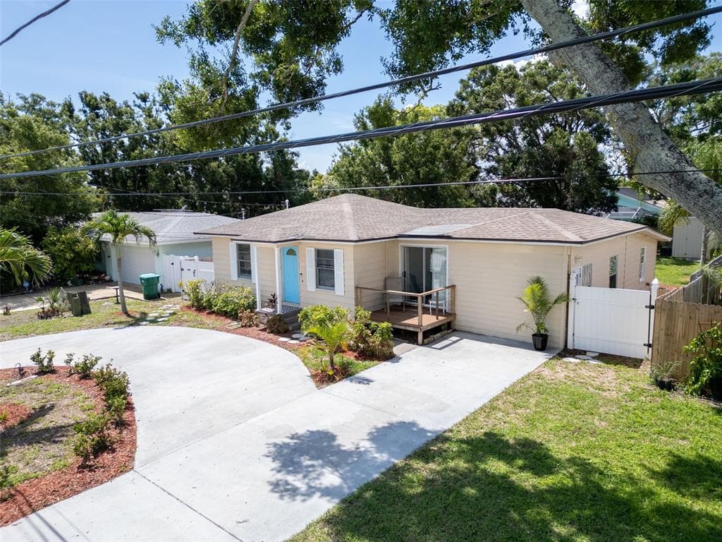 3115 BAY LANE CLEARWATER, FL 33759