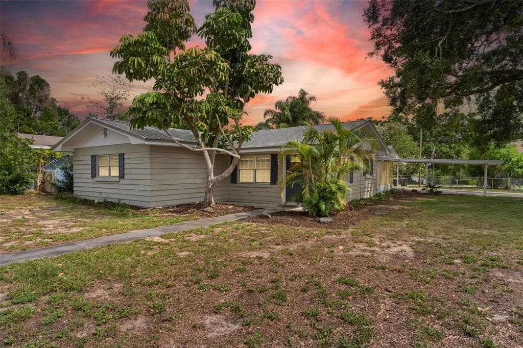 107 ALACHUA DRIVE WINTER HAVEN, FL 33884